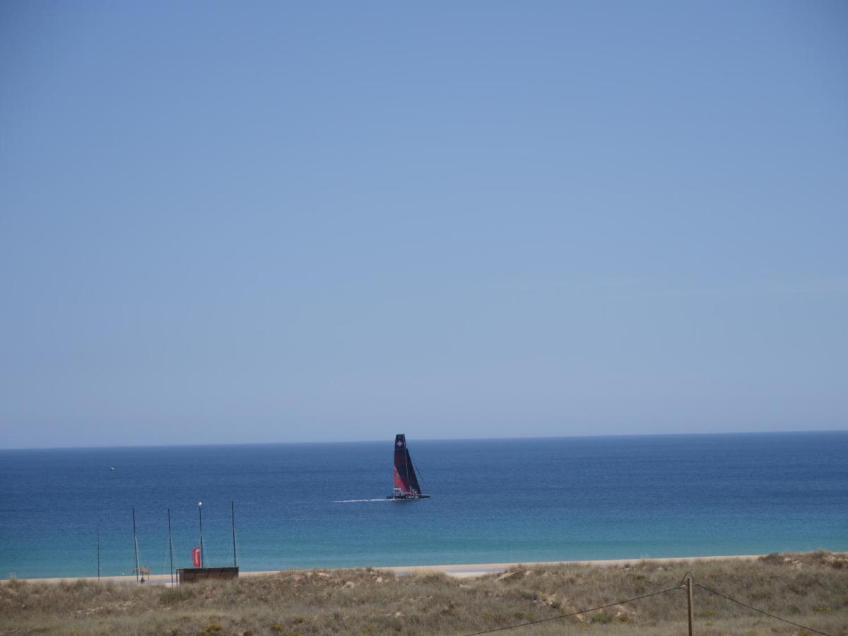 Cozy Apartment With Sea View Over Meia Praia Lagos Exteriör bild