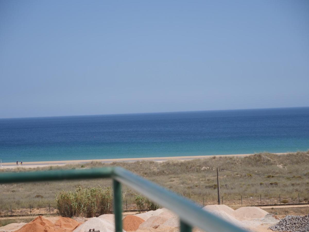 Cozy Apartment With Sea View Over Meia Praia Lagos Exteriör bild